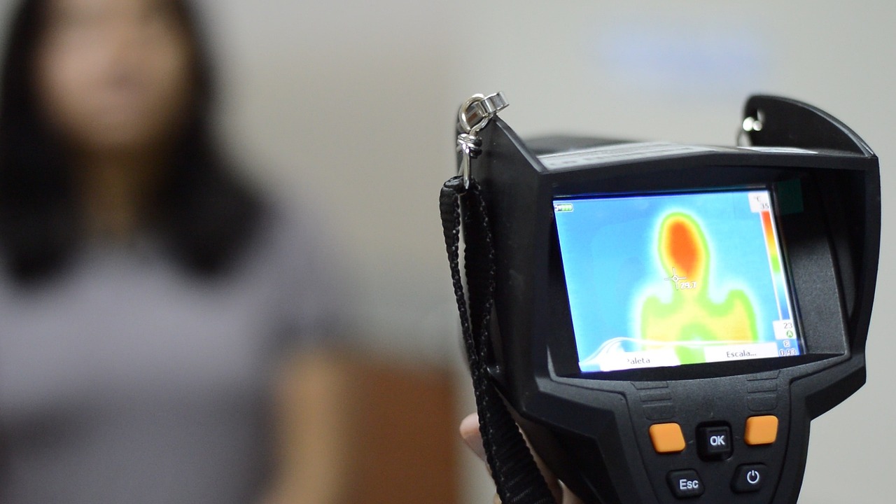 “技术支持辅助软件始于玩家自发,而后如何演化到企业正常经营?”