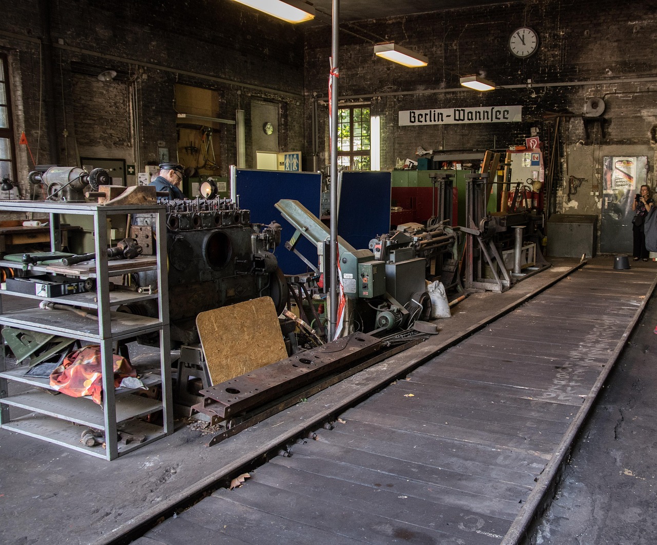 买卖微信号码：西咸新区公司注册代理费